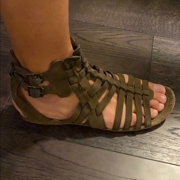 Blowfish brown strapped sandals, size 8 - Picture 2 of 2